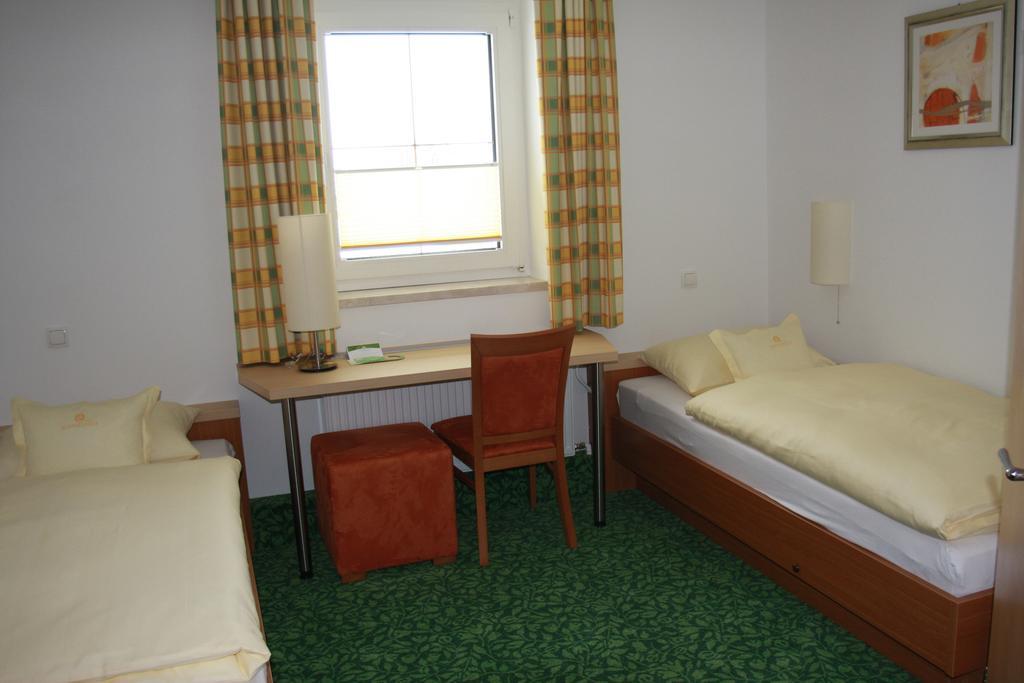 Hotel Sonnenhof Timelkam Exterior photo